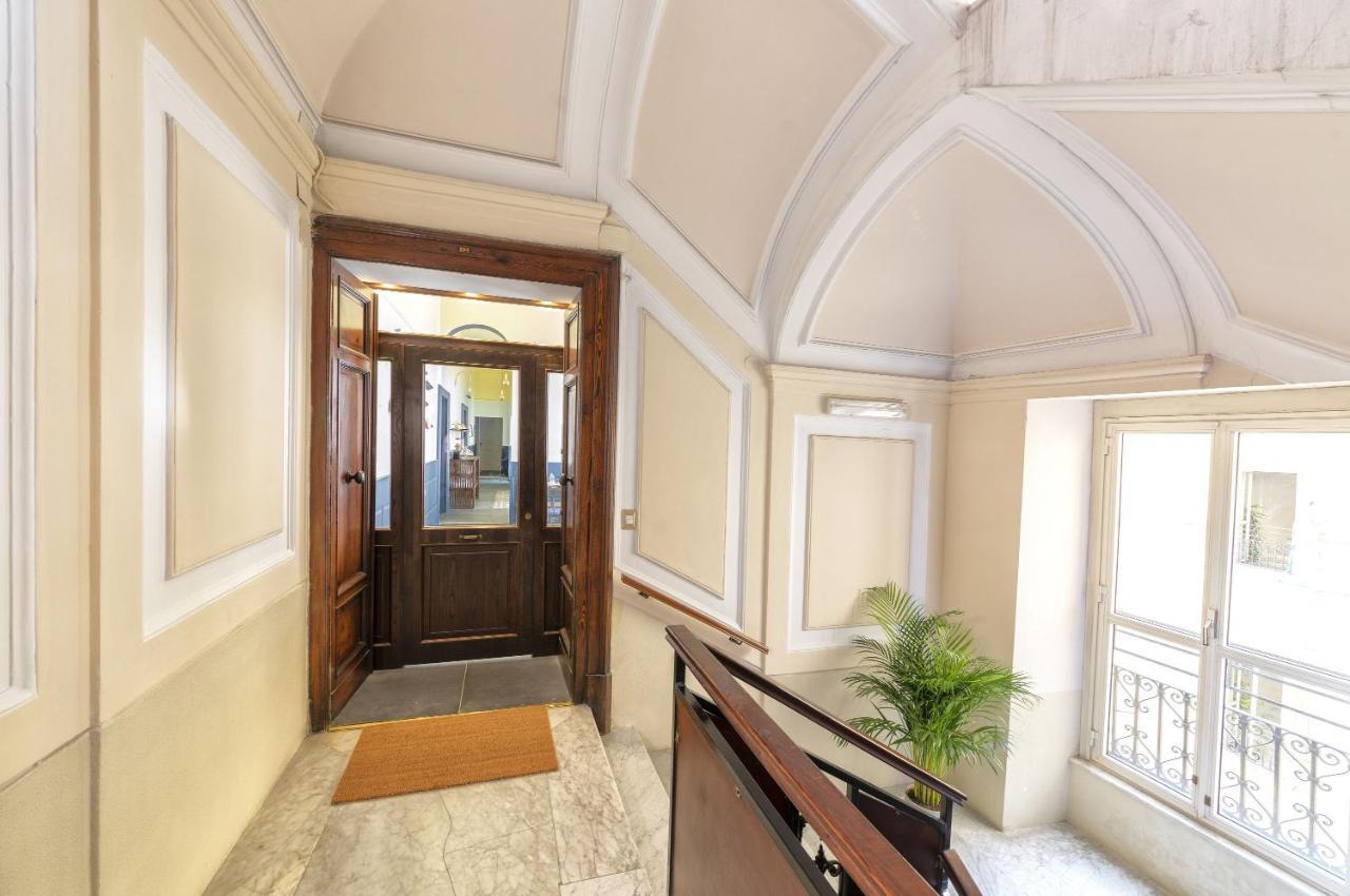 Be Italian Flat Duomo 319 Bed and Breakfast Νάπολη Εξωτερικό φωτογραφία