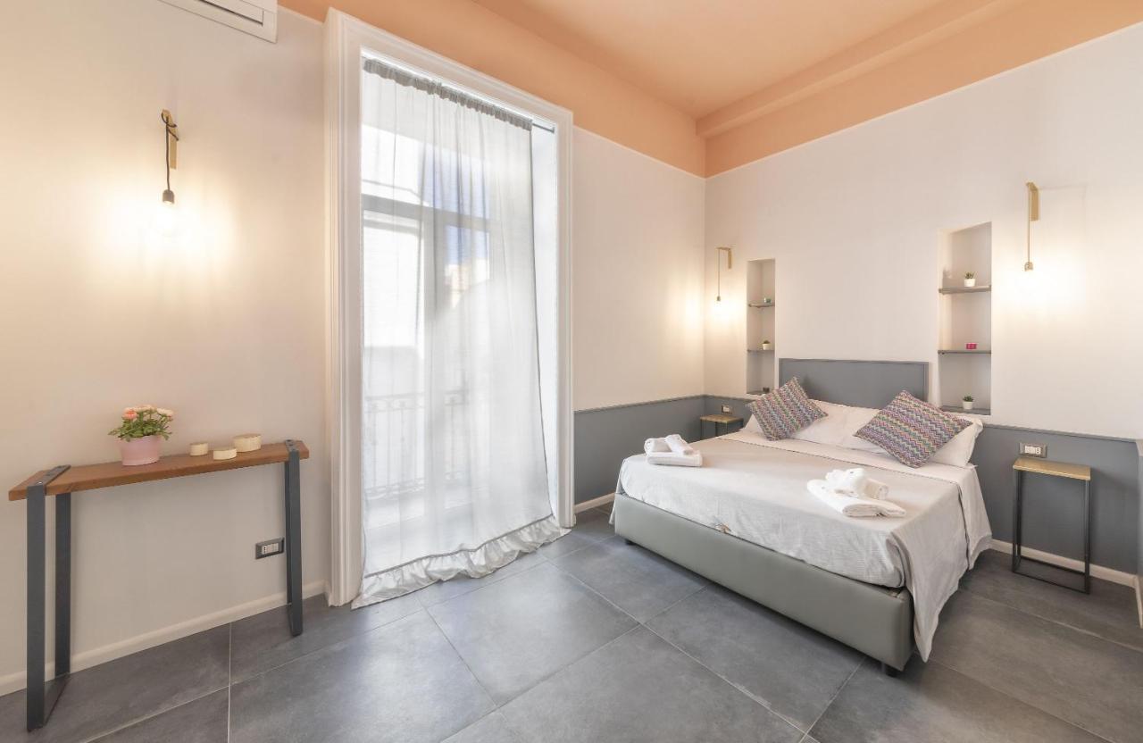 Be Italian Flat Duomo 319 Bed and Breakfast Νάπολη Εξωτερικό φωτογραφία