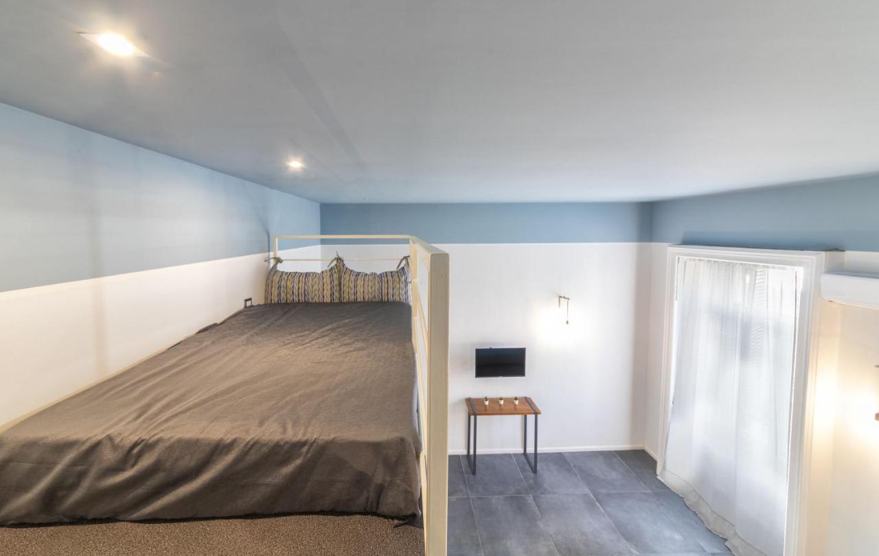 Be Italian Flat Duomo 319 Bed and Breakfast Νάπολη Εξωτερικό φωτογραφία