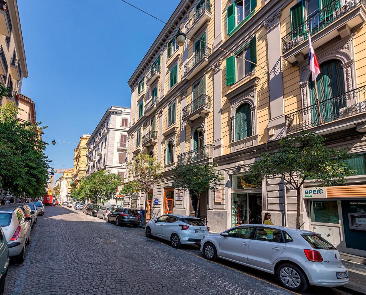 Be Italian Flat Duomo 319 Bed and Breakfast Νάπολη Εξωτερικό φωτογραφία