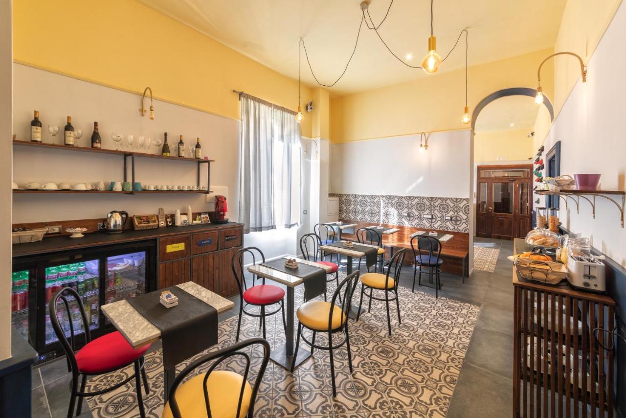 Be Italian Flat Duomo 319 Bed and Breakfast Νάπολη Εξωτερικό φωτογραφία