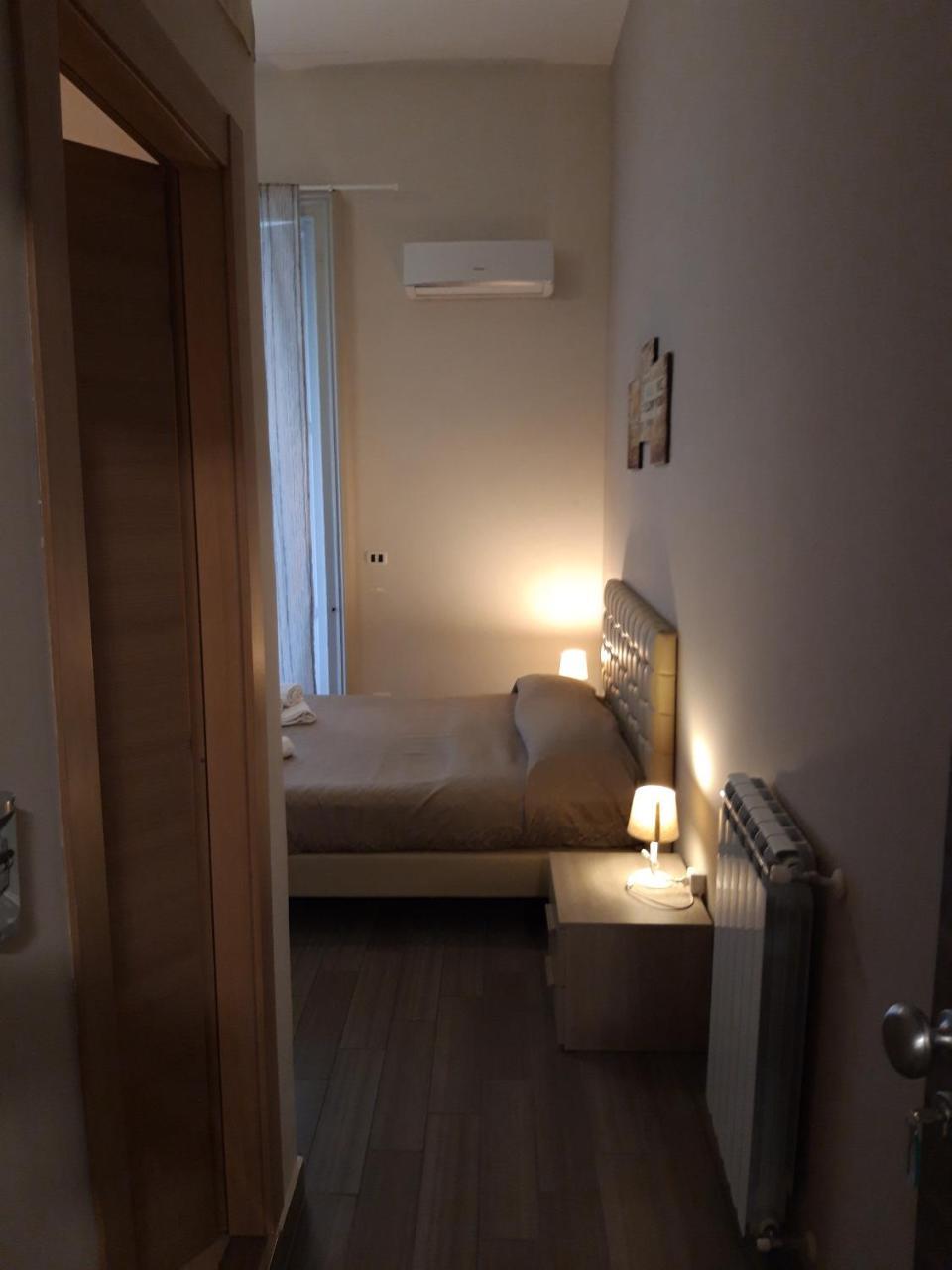 Be Italian Flat Duomo 319 Bed and Breakfast Νάπολη Εξωτερικό φωτογραφία