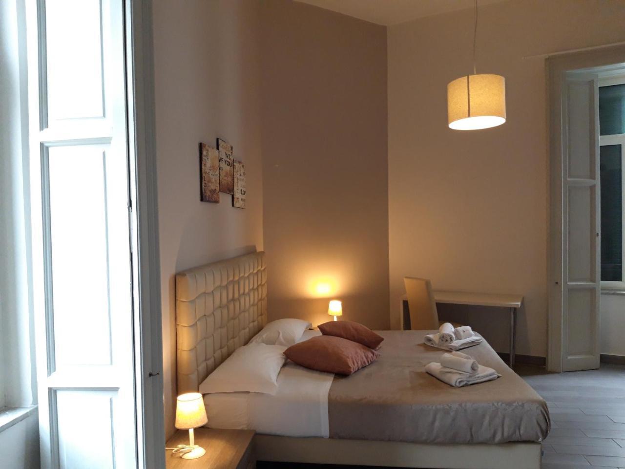 Be Italian Flat Duomo 319 Bed and Breakfast Νάπολη Εξωτερικό φωτογραφία