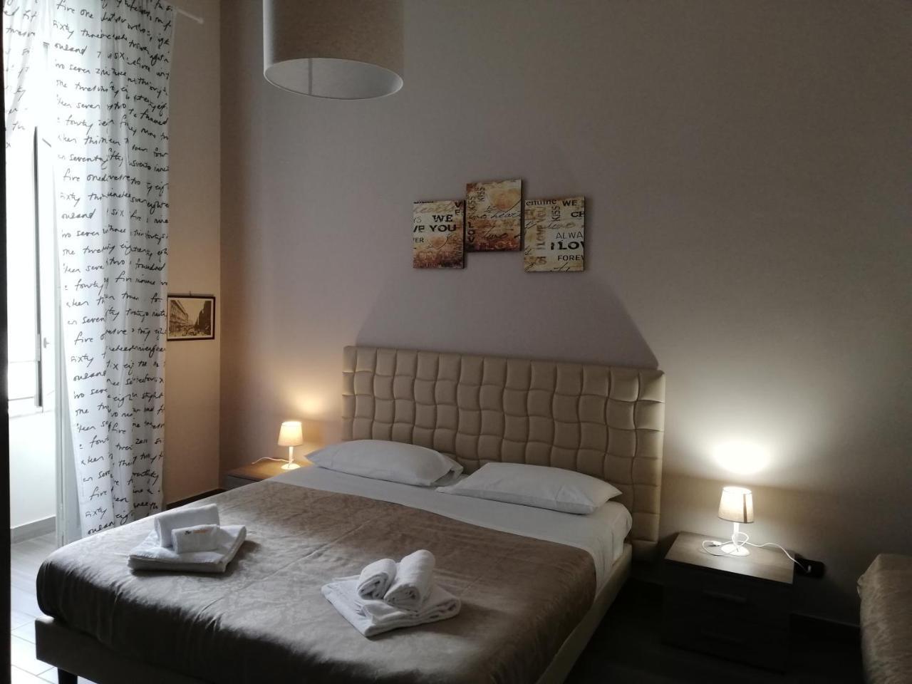 Be Italian Flat Duomo 319 Bed and Breakfast Νάπολη Εξωτερικό φωτογραφία