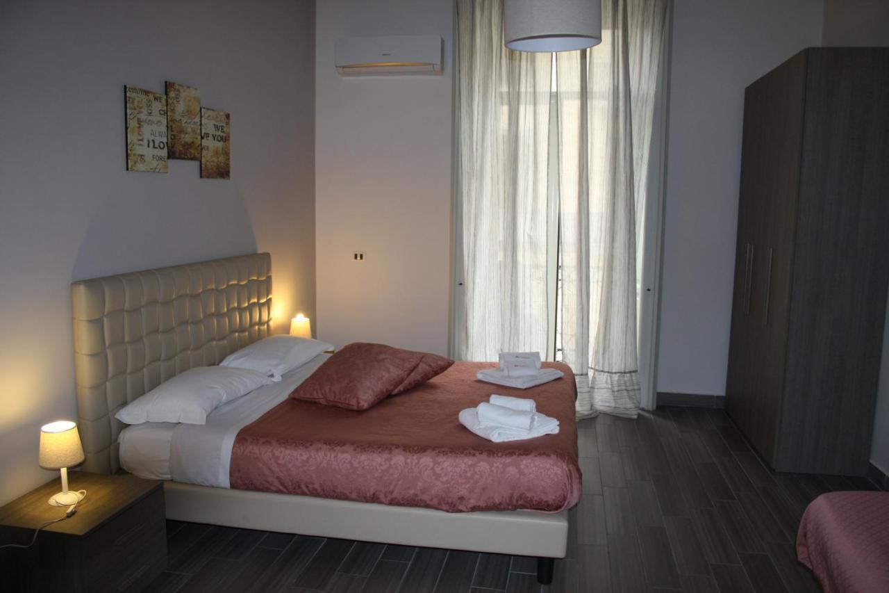 Be Italian Flat Duomo 319 Bed and Breakfast Νάπολη Εξωτερικό φωτογραφία