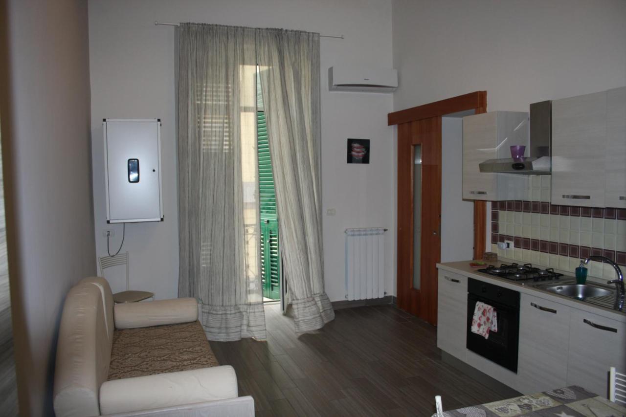Be Italian Flat Duomo 319 Bed and Breakfast Νάπολη Εξωτερικό φωτογραφία