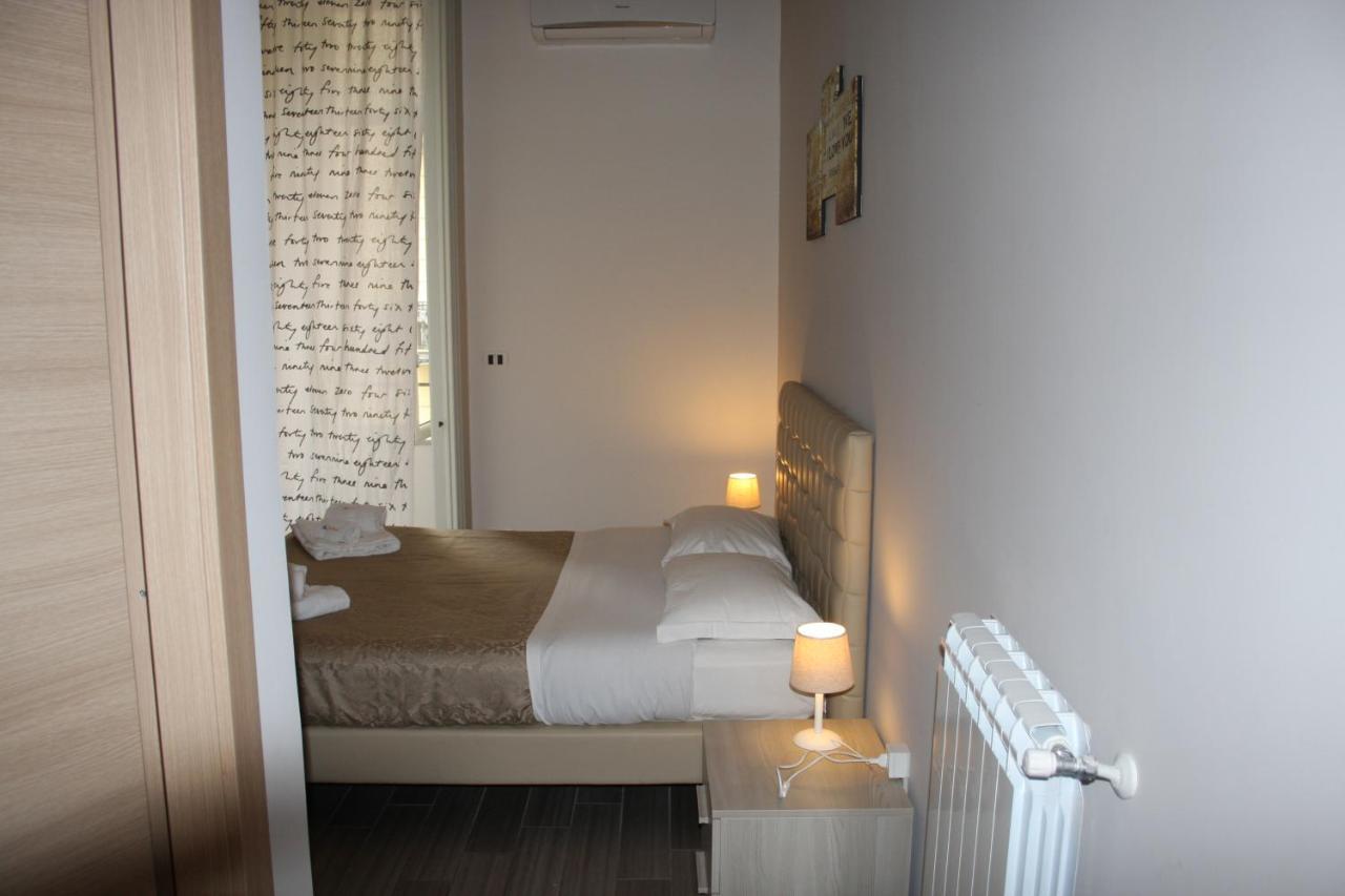 Be Italian Flat Duomo 319 Bed and Breakfast Νάπολη Εξωτερικό φωτογραφία